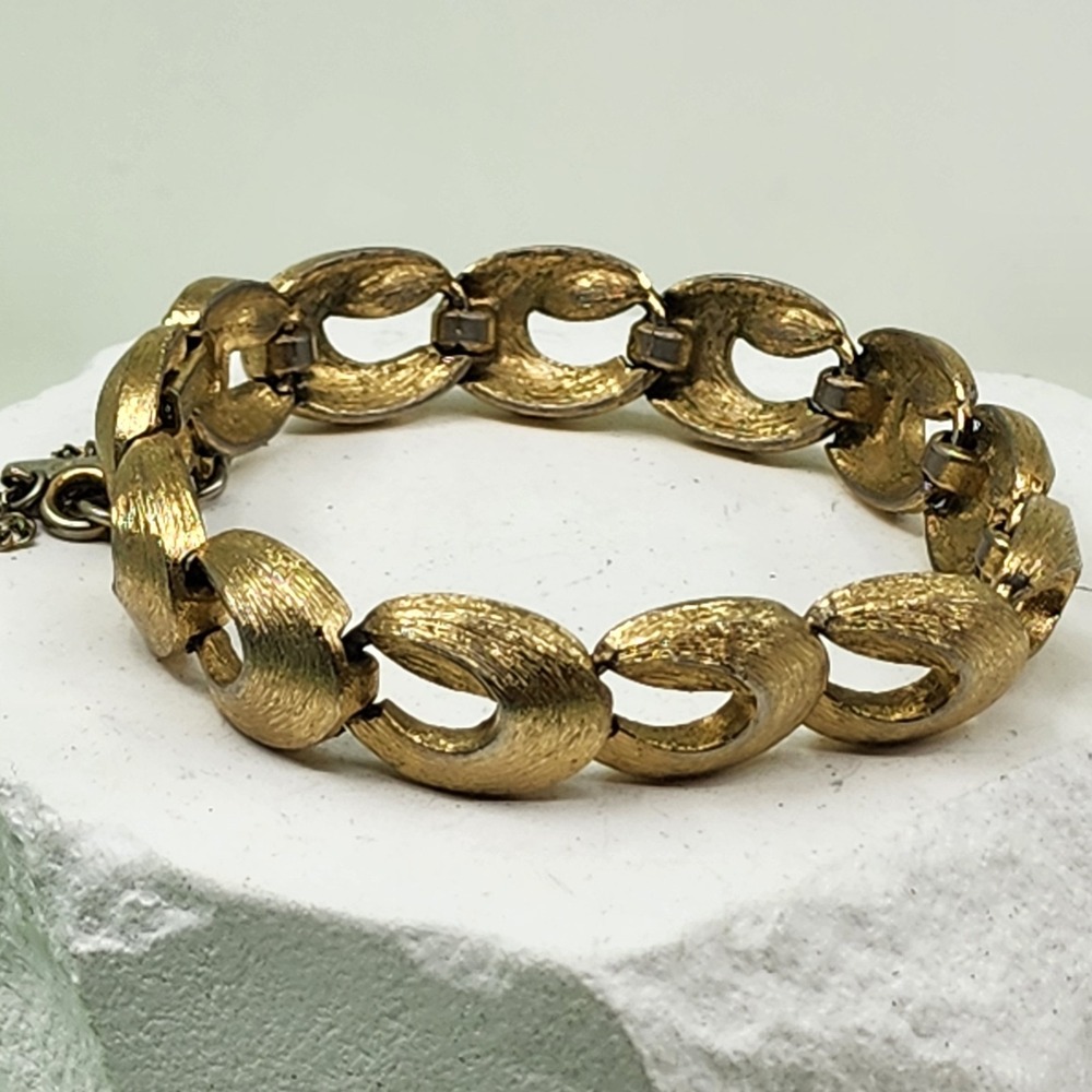 Monet Gold Tone Textured Open Link Bracelet Chunky Statement Vintage Designer